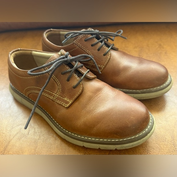 Johnston & Murphy Big Kid Holden Plain Toe Derby Shoes – Brown Leather – Size 1M - Picture 2 of 9